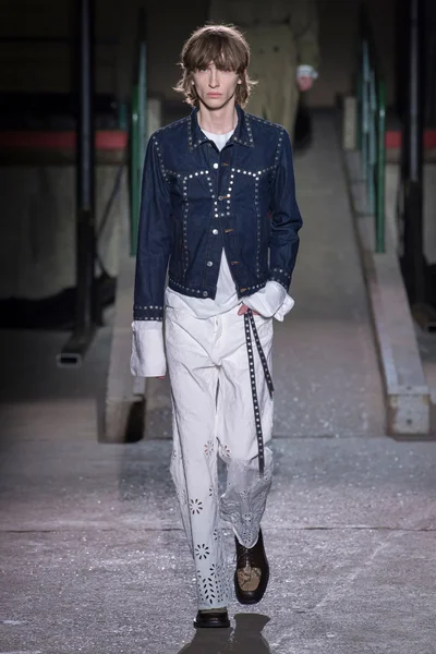 Look 11
